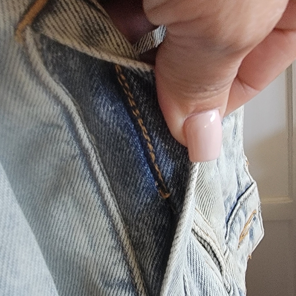 Blank NYC Light Wash Denim with Gold Stitching Size Small - Picture 7 of 13